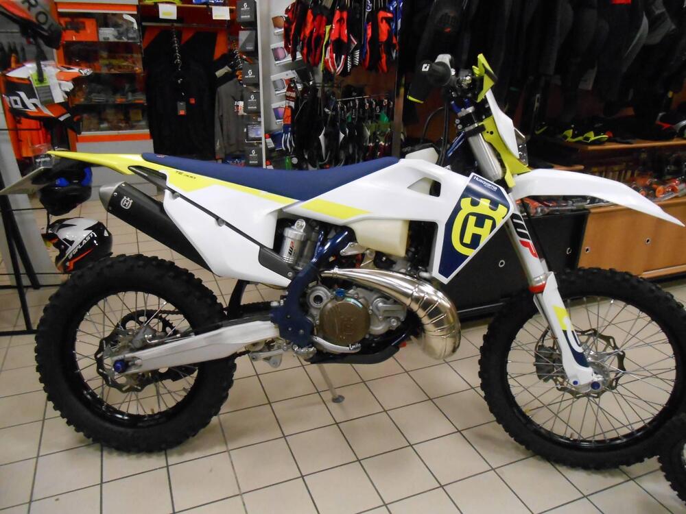 Husqvarna TE 300i (2023) (2)