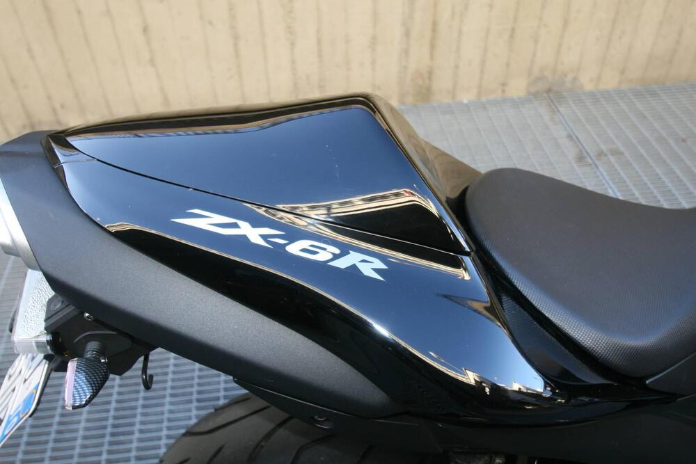 Kawasaki Ninja 600 ZX-6R (2007 - 08) (4)