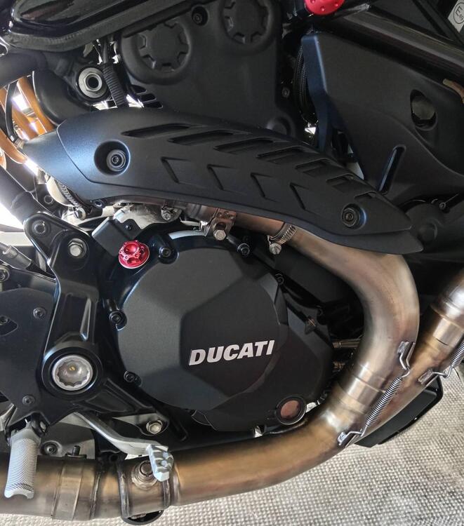 Ducati Monster 1200 R (2016 - 19) (5)