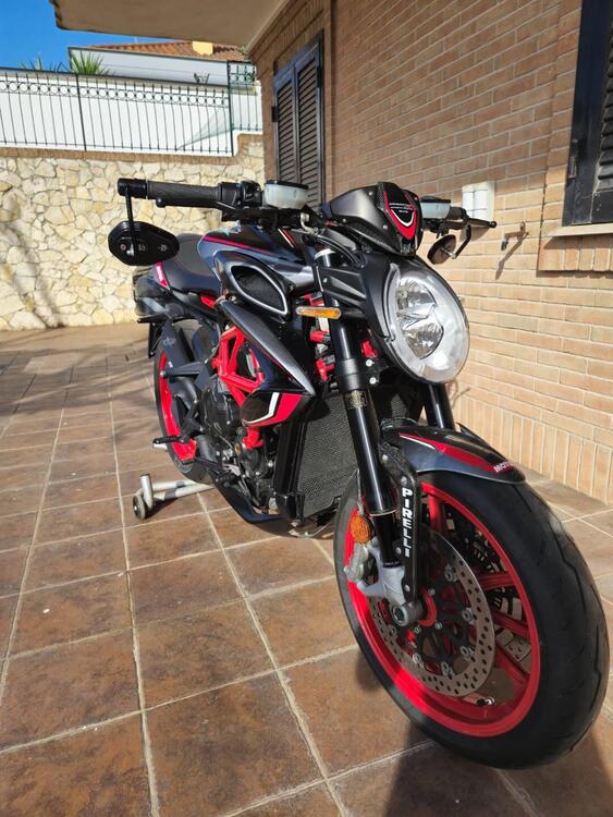 MV Agusta Dragster 800 RC SCS (2021 - 22) (2)