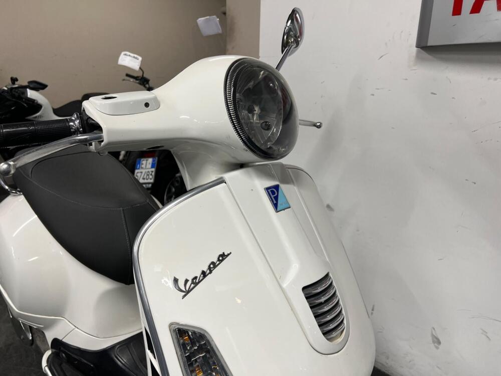 Vespa GTS 300 (2010 - 14) (2)