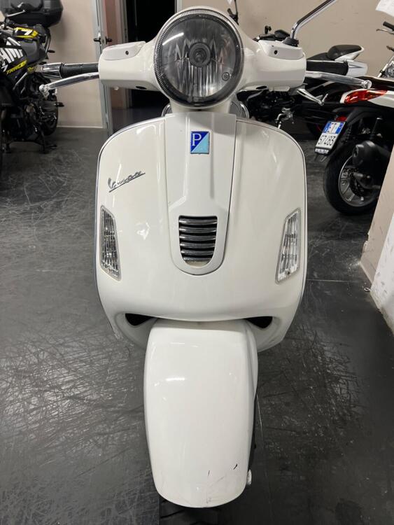 Vespa GTS 300 (2010 - 14) (3)