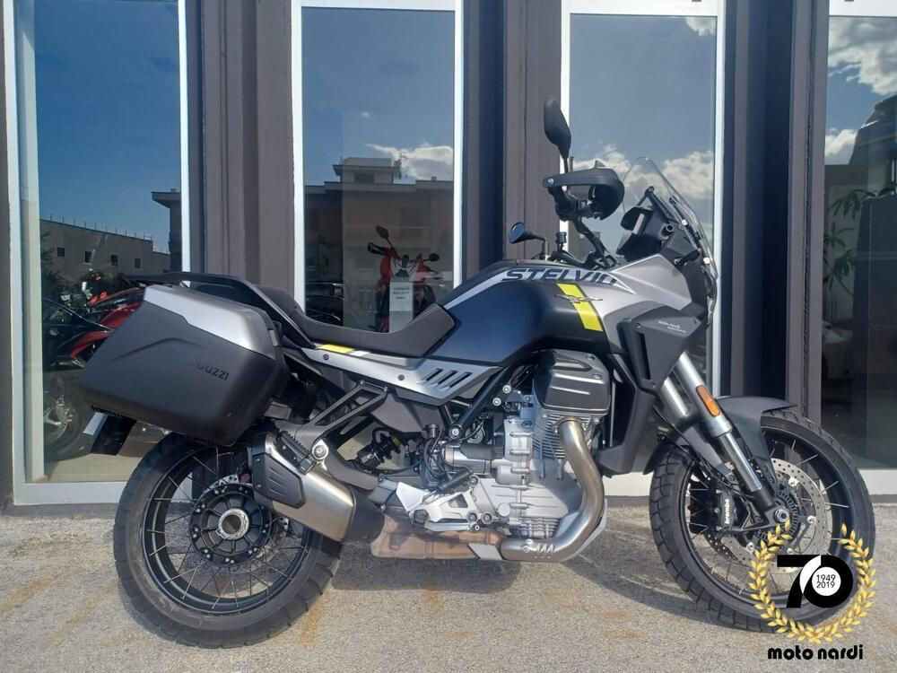 Moto Guzzi Stelvio (2024) (2)