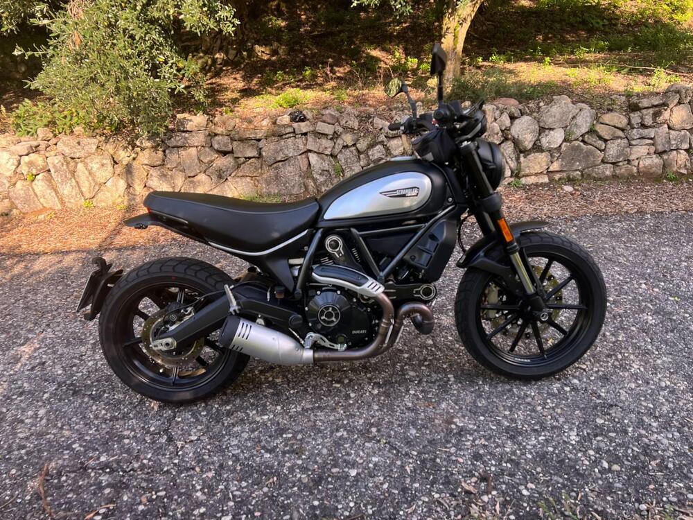 Ducati Scrambler 800 Icon Dark (2020)