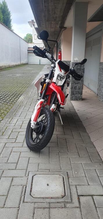 Swm RS 125 R (2021 - 23) (2)