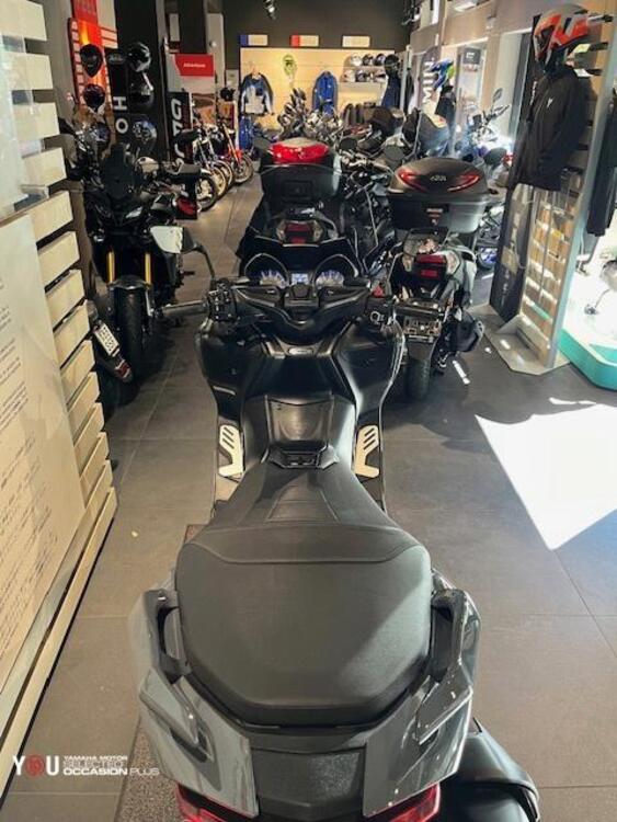 Yamaha T-Max 560 Tech Max (2021) (4)