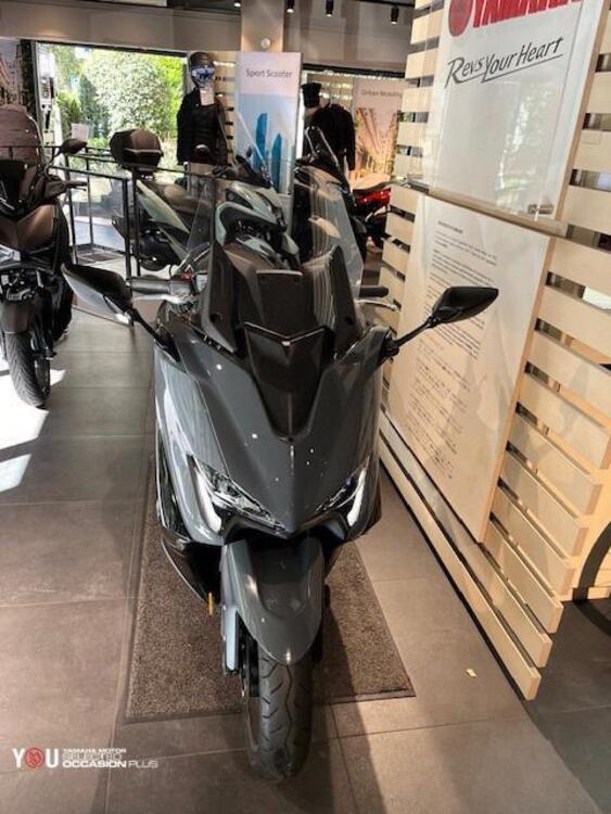 Yamaha T-Max 560 Tech Max (2021) (5)