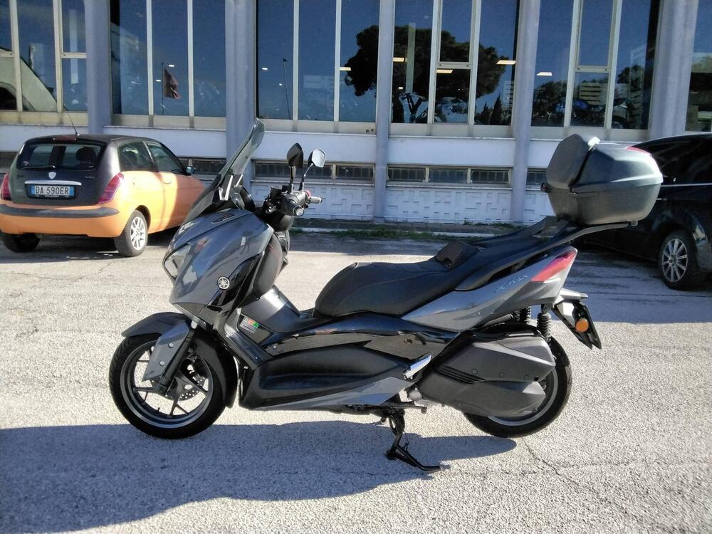 Yamaha X-Max 300 Tech Max (2021 - 24) (2)