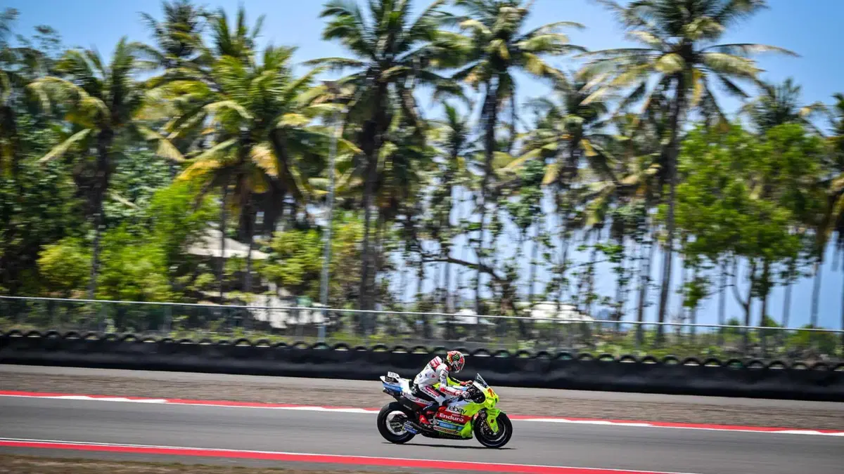 MotoGP 2024. GP dell'Indonesia. Le foto più belle del GP di Mandalika [GALLERY] (10)
