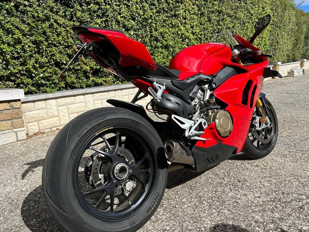 Ducati Panigale V4 S 1100 (2020) (3)