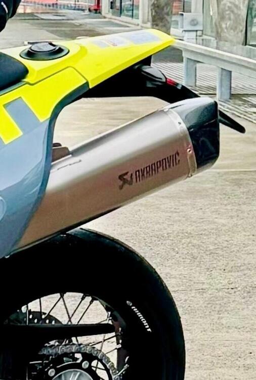 Husqvarna 701 Supermoto (2023 - 24) (5)