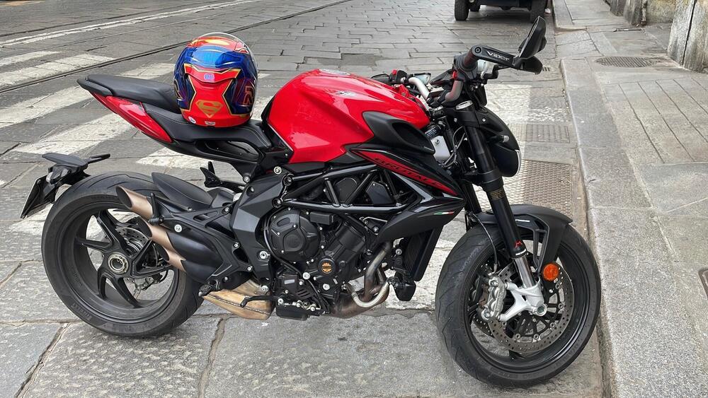 MV Agusta Brutale 800 Rosso (2021 - 23) (2)