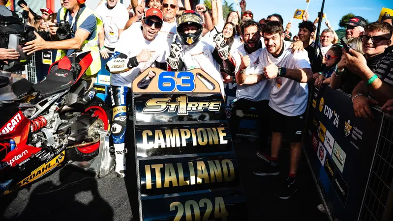 Dunlop CIV 2024, Imola. Davide Stirpe &egrave; Campione Italiano: "&Egrave; uno spettacolo, mi piacerebbe la SBK" [VIDEO] 