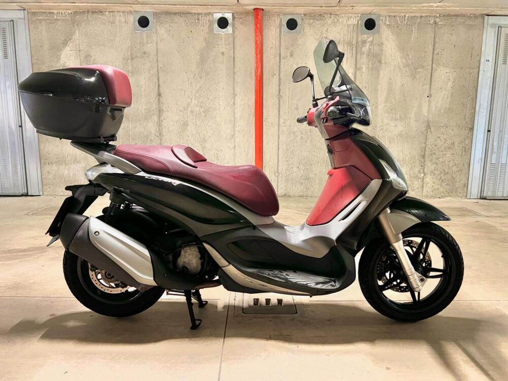 Piaggio Beverly 350 SportTouring ie (2011 - 15)