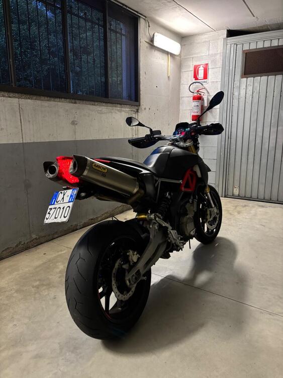 Aprilia Dorsoduro 750 Factory (2010 - 13) (4)