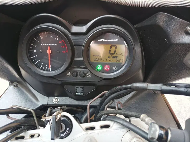 Suzuki GSF 650 Bandit S (2005 - 06) (9)