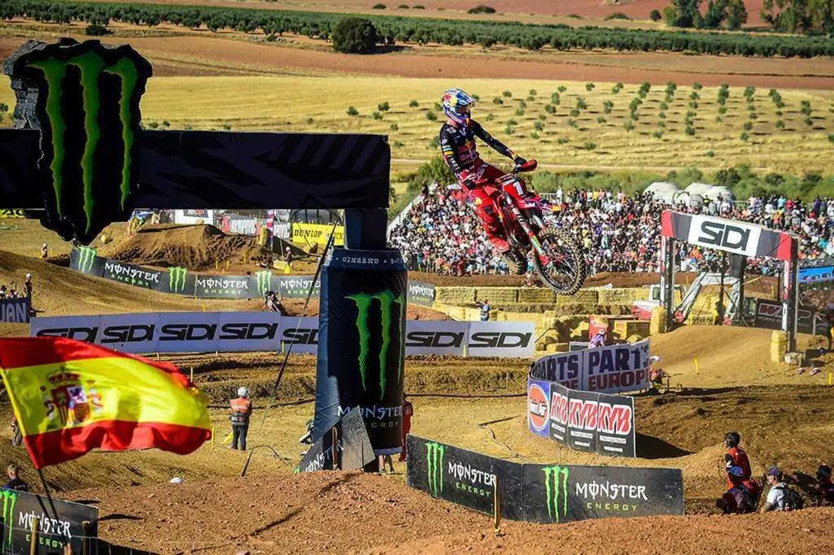 MXGP #20. GP Spagna 3. Jorge Prado, GasGas, è Campione del Mondo (e così De Wolf in MX2) [VIDEO] (16)