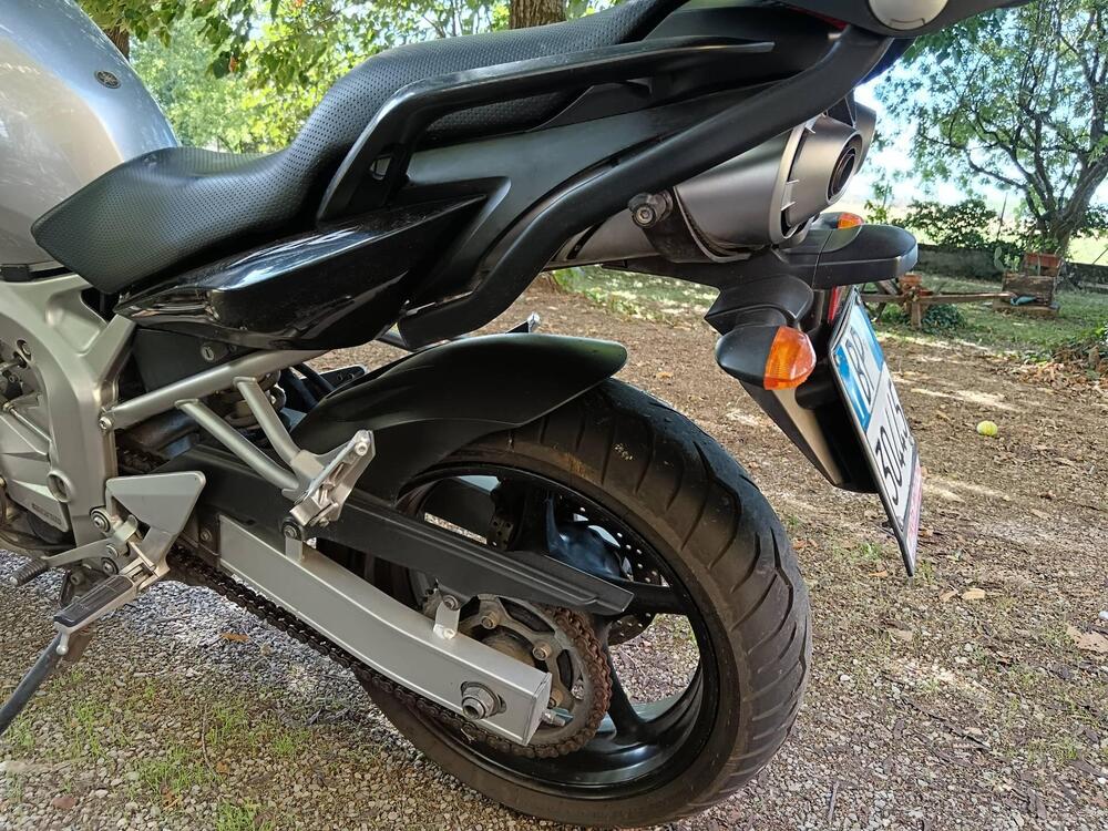 Yamaha FZ6 (2004 - 07) (3)