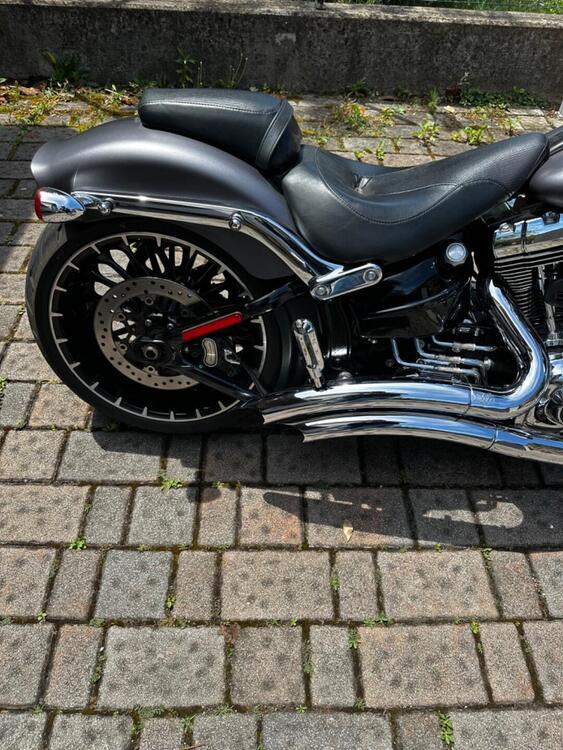 Harley-Davidson 1690 Breakout (2013 - 17) - FXSB (2)