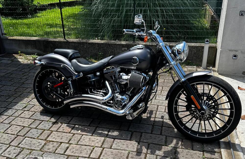 Harley-Davidson 1690 Breakout (2013 - 17) - FXSB