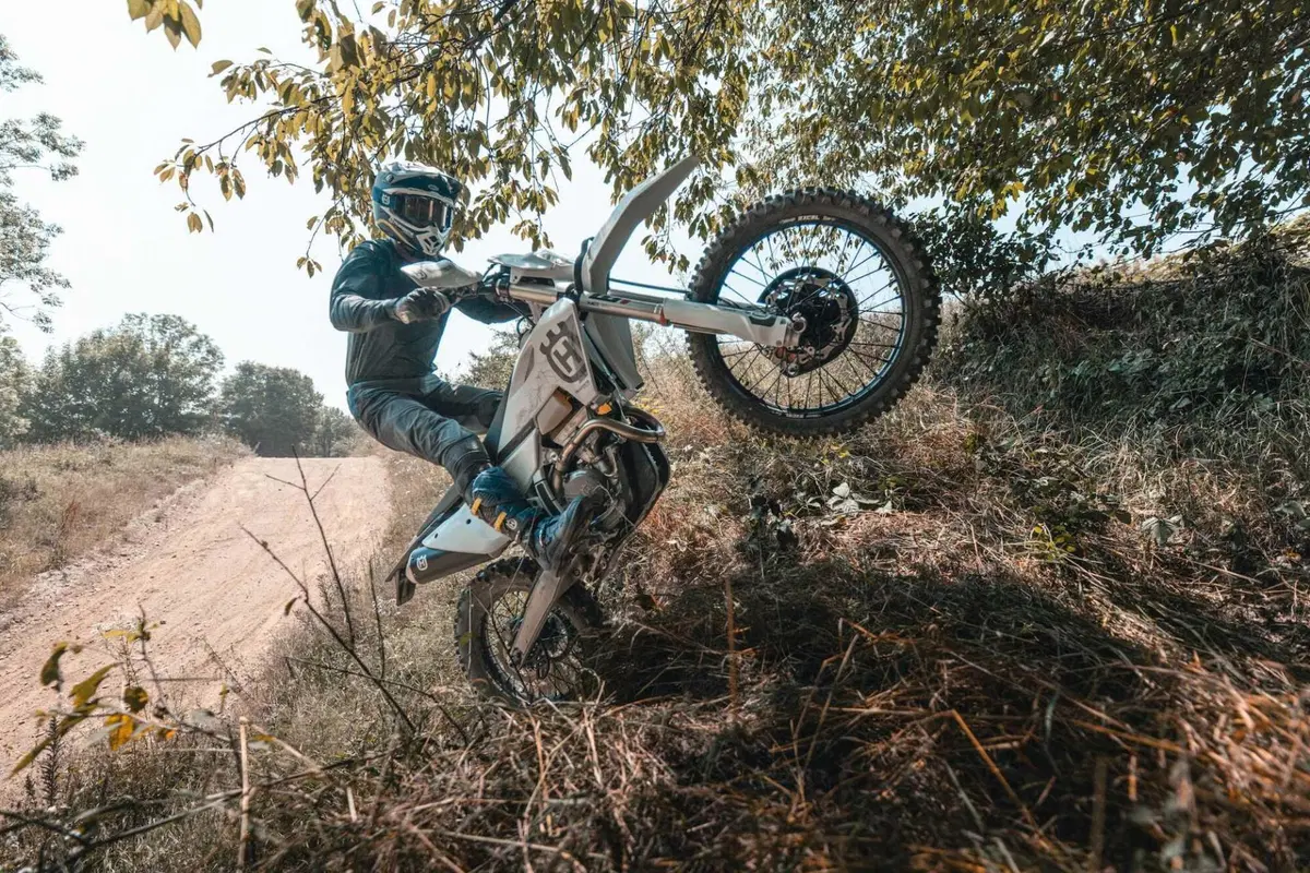 Husqvarna presenta la gamma Enduro Pro 2025 (3)