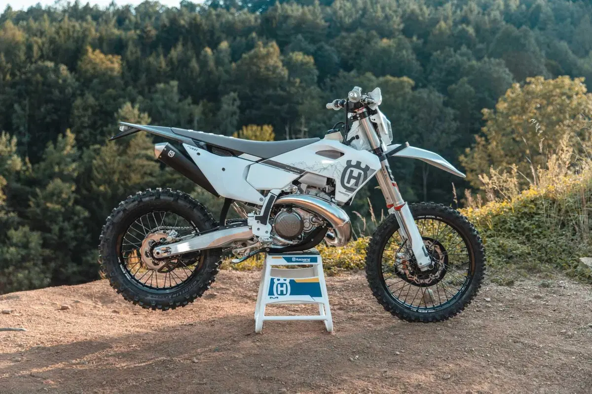 Husqvarna presenta la gamma Enduro Pro 2025 (8)