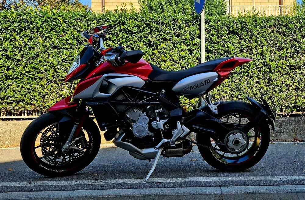 MV Agusta Rivale 800 EAS (2013 -15) (2)