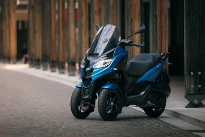 Piaggio MP3 310: Nuovo design e nuovo motore da 310cc [GALLERY]