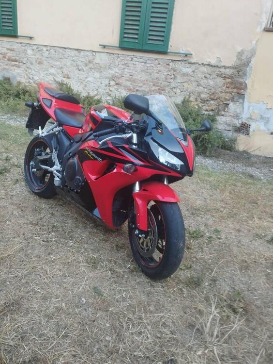 Honda CBR 1000 RR Fireblade (2006 - 07) (2)