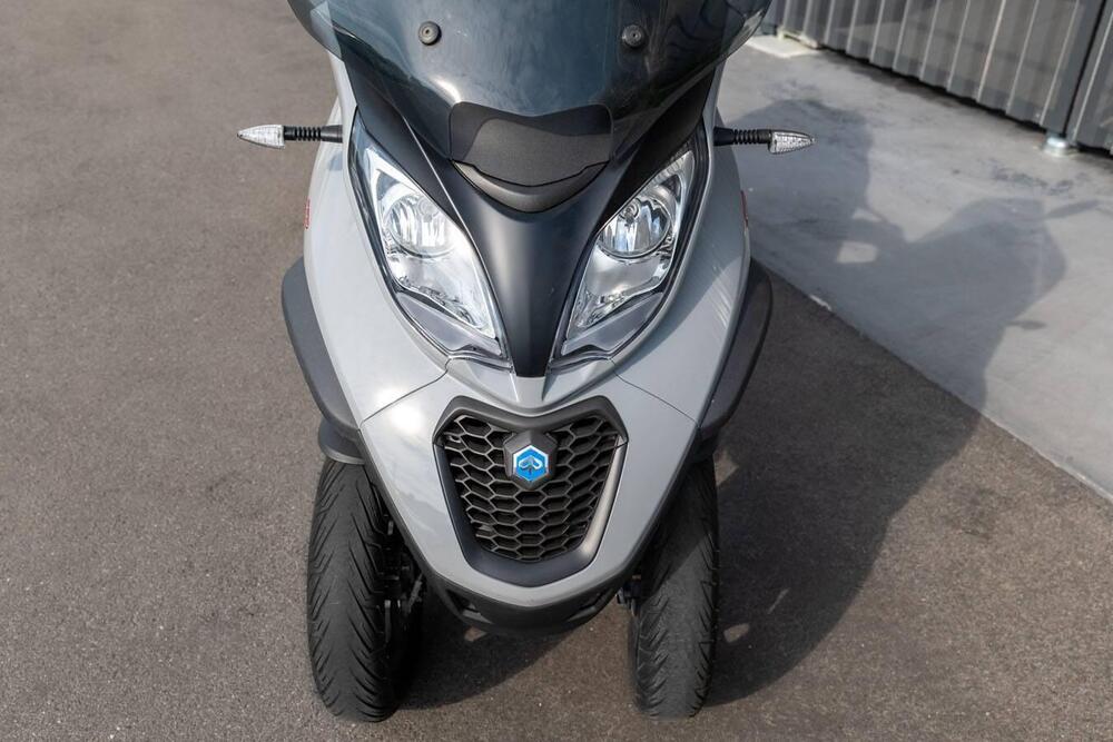 Piaggio Mp3 350 ie ABS (2020) (2)