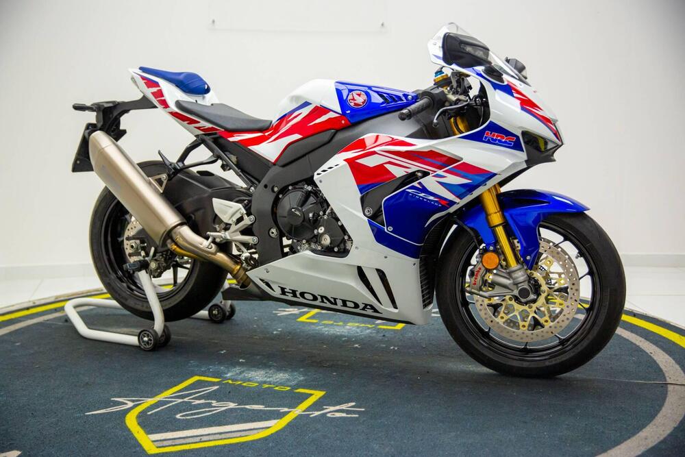 Honda CBR 1000 RR-R Fireblade (2024) (3)