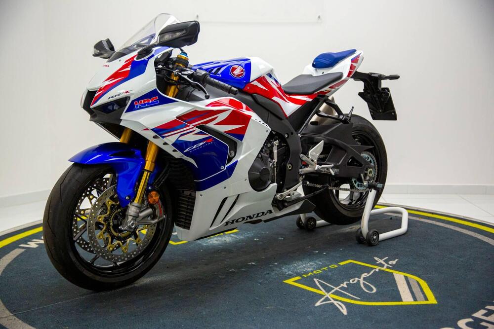 Honda CBR 1000 RR-R Fireblade (2024) (2)