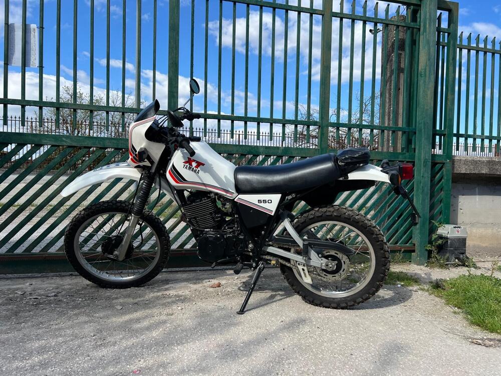 Yamaha Xt 550 (3)