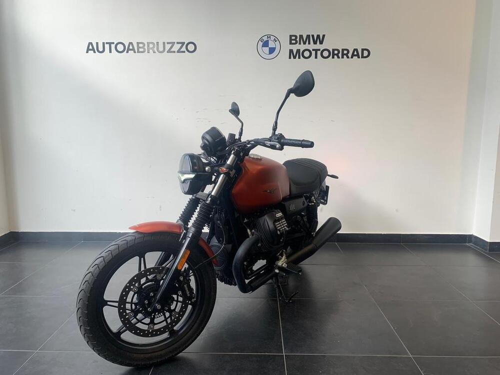 Moto Guzzi V7 Stone (2021 - 24) (3)