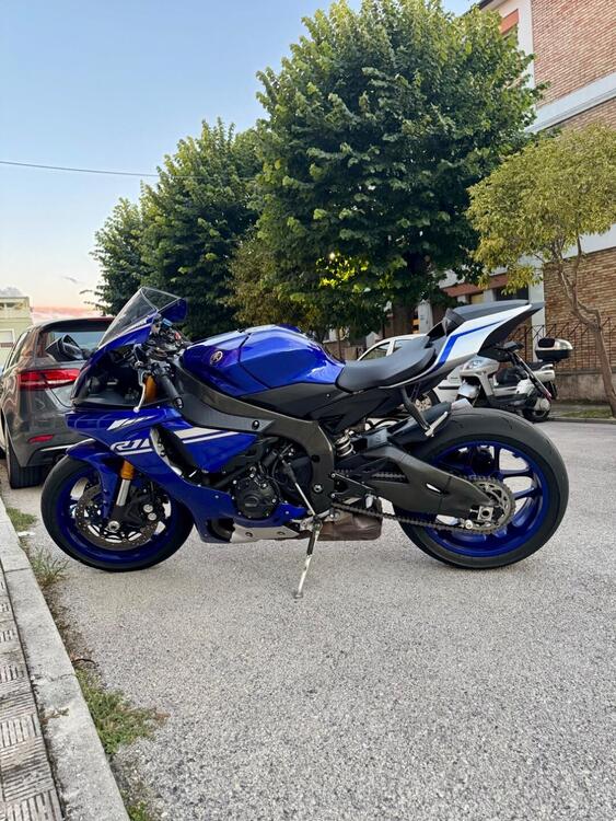 Yamaha YZF R1 (2017 - 19) (4)