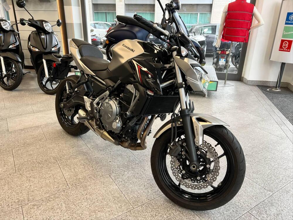 Kawasaki Z 650 (2017 - 19) (2)