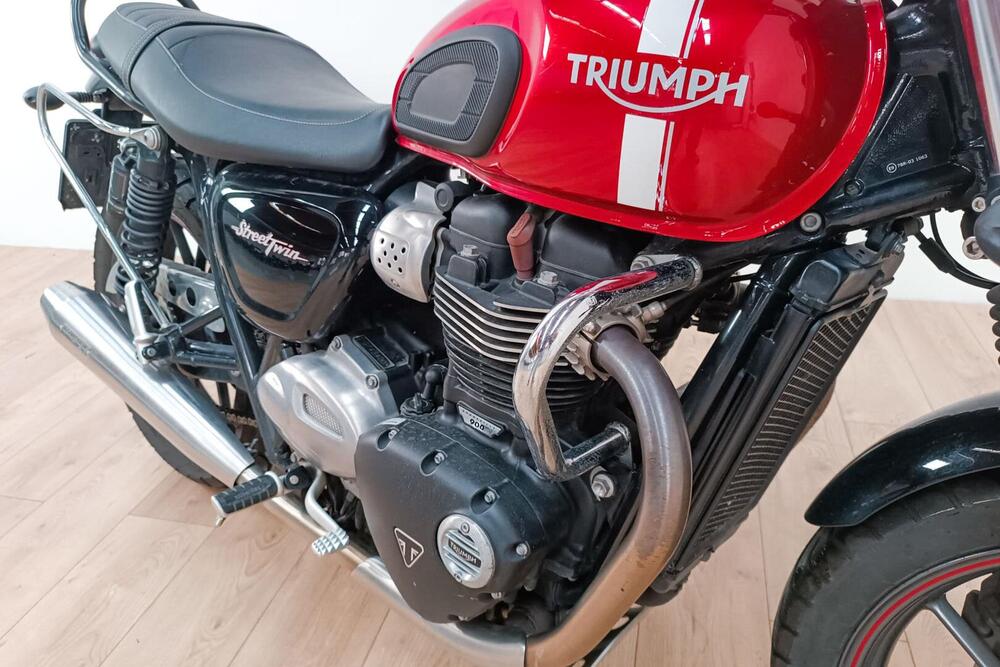 Triumph Street Twin 900 (2017 - 18) (5)