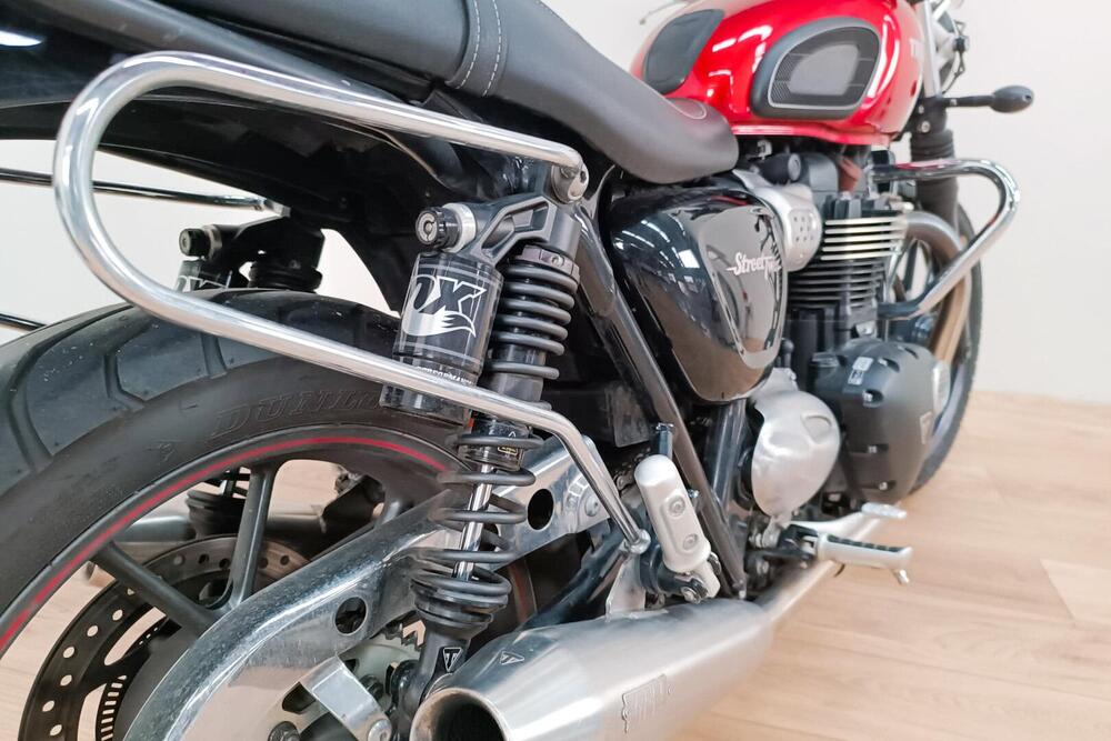 Triumph Street Twin 900 (2017 - 18) (4)