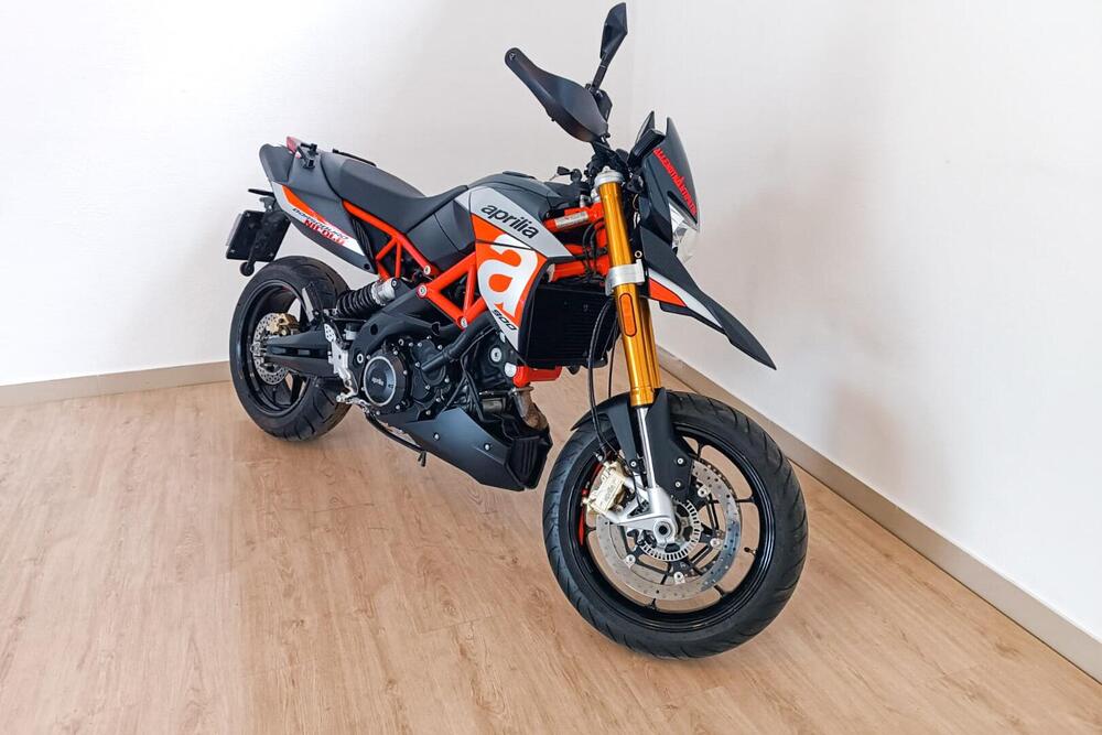 Aprilia Dorsoduro 900 (2017 - 20) (2)