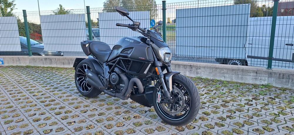 Ducati Diavel 1200 Carbon (2017 - 18)