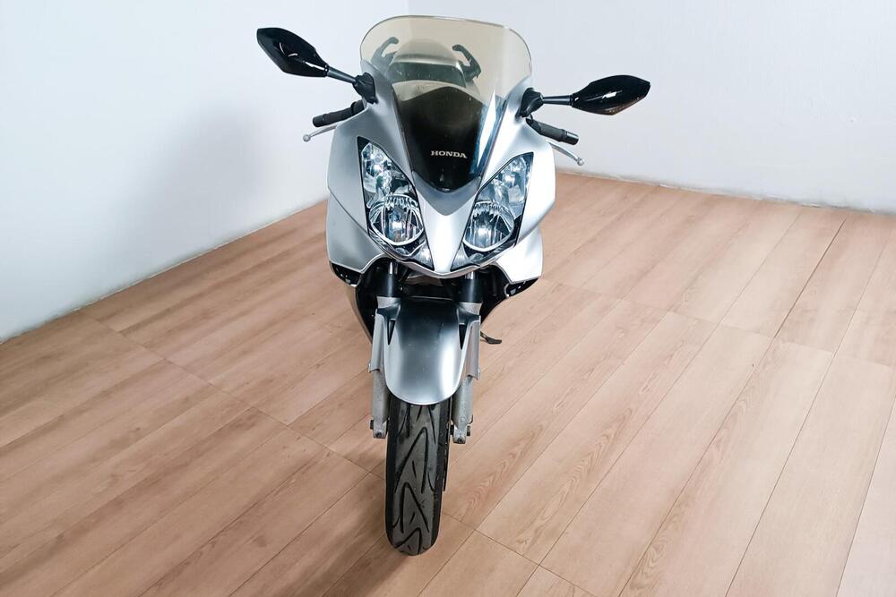 Honda VFR 800 (1998 - 01) (5)