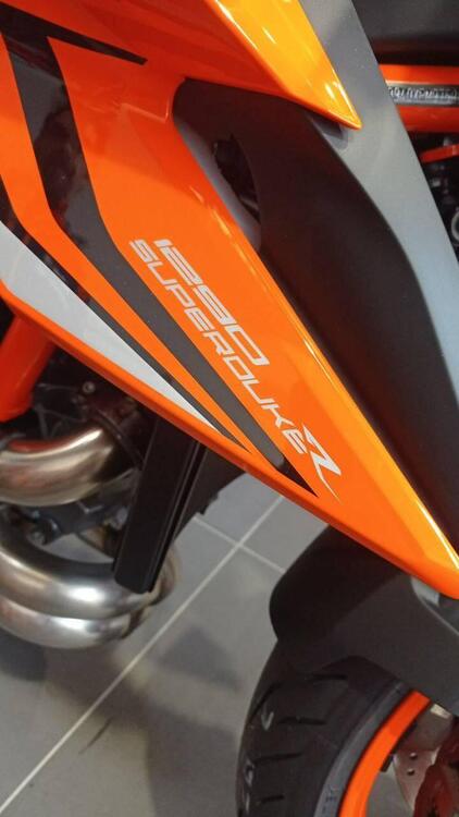 KTM 1290 Super Duke R Evo (2022 - 23) (5)