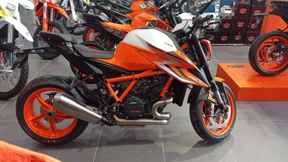 KTM 1290 Super Duke R Evo (2022 - 23) (3)