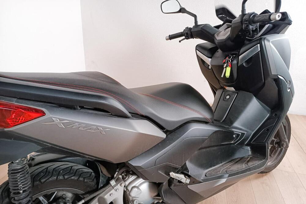 Yamaha X-Max 250 Iron Max ABS (2016) (4)