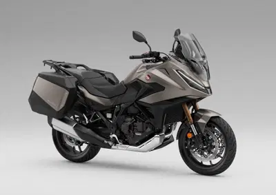Honda NT1100 MY 2025: l&rsquo;evoluzione migliora prestazioni e comfort [VIDEO e GALLERY]