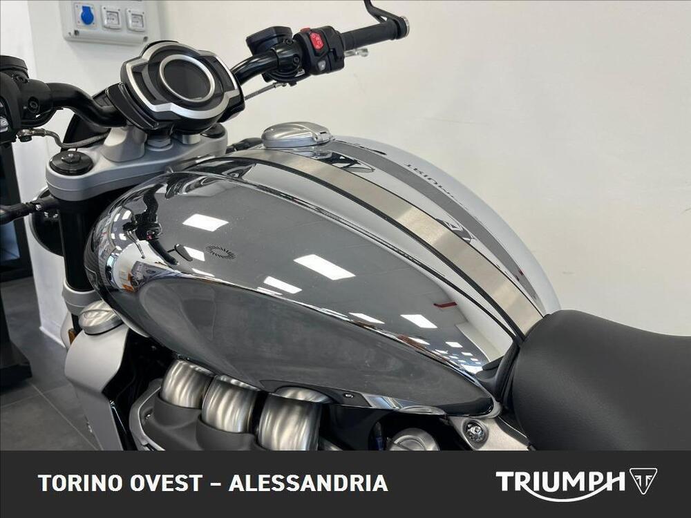 Triumph Rocket 3 R 221 (2021 - 23) (4)