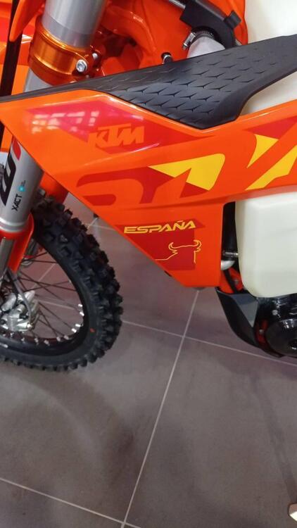 KTM EXC 350 F Six Days (2025) (4)