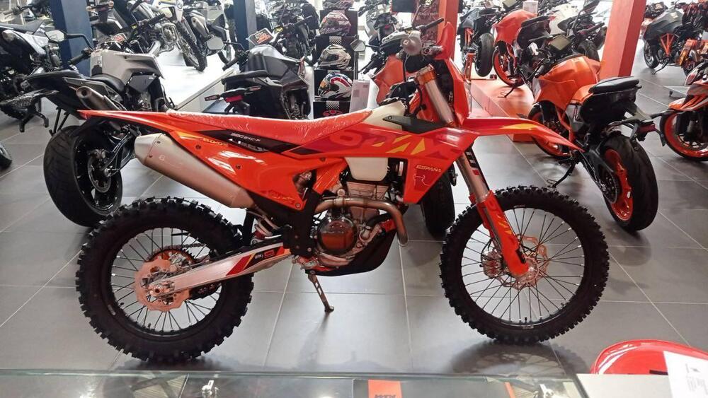 KTM EXC 350 F Six Days (2025) (3)