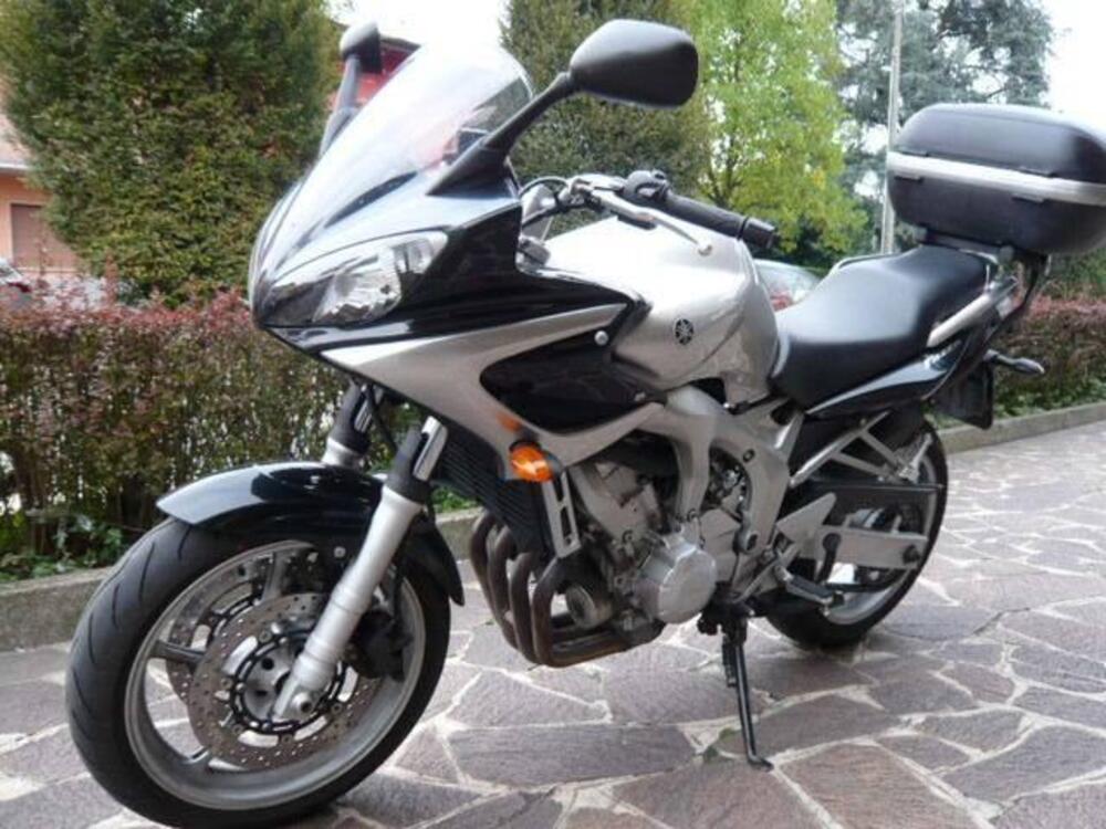 Yamaha FZ6 Fazer (2004 - 07)