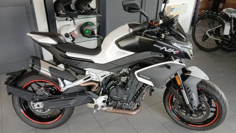 CFMOTO 800NK Advanced (2023 - 26)